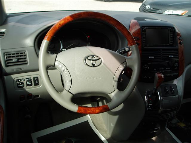 2009 Toyota Sienna Eddie Bauer 4x4