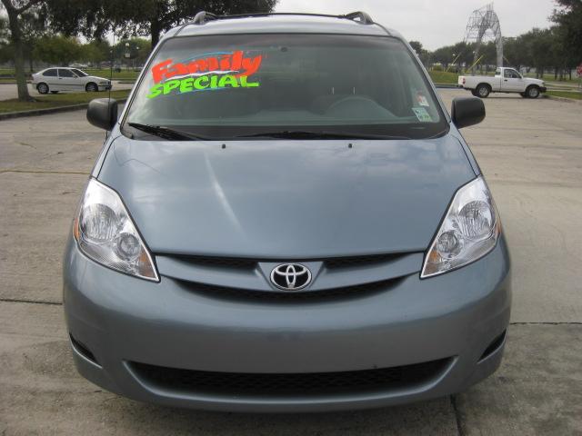 2009 Toyota Sienna X