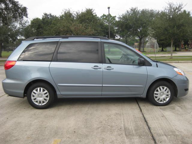 2009 Toyota Sienna X