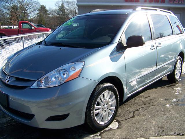 2009 Toyota Sienna 4.6L XLT Sport