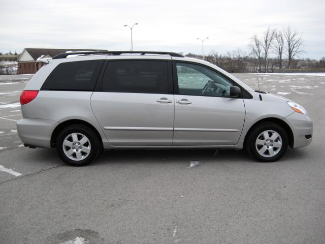 2009 Toyota Sienna X