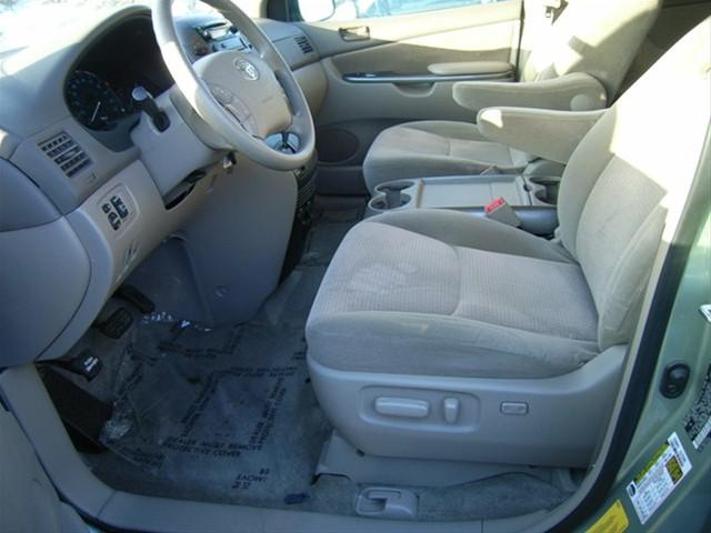 2009 Toyota Sienna X