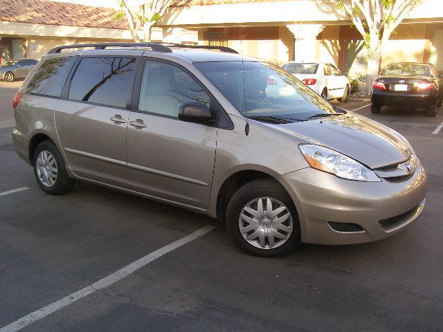 2009 Toyota Sienna X