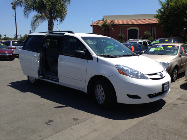 2010 Toyota Sienna SE Stow-n-go Power Seat