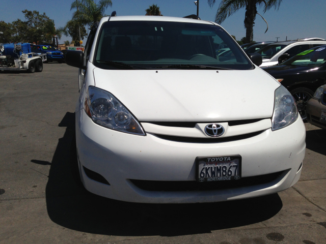 2010 Toyota Sienna SE Stow-n-go Power Seat