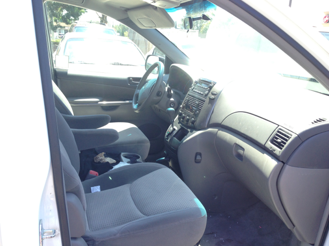 2010 Toyota Sienna SE Stow-n-go Power Seat