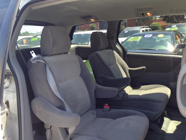 2010 Toyota Sienna SE Stow-n-go Power Seat