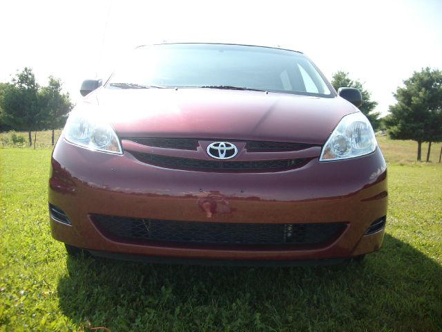 2010 Toyota Sienna X