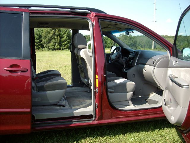 2010 Toyota Sienna X