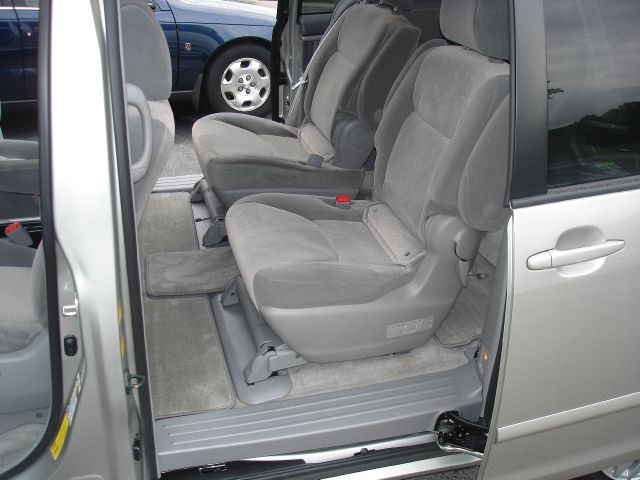 2010 Toyota Sienna SXT Ext Cab