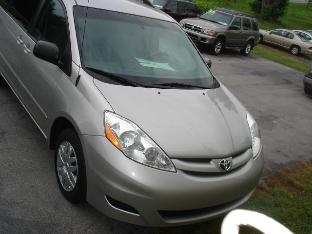 2010 Toyota Sienna SXT Ext Cab