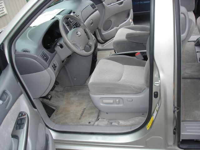 2010 Toyota Sienna SXT Ext Cab