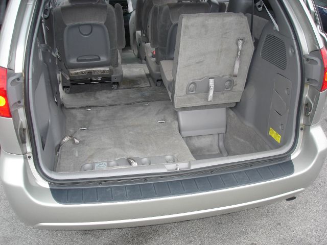 2010 Toyota Sienna SXT Ext Cab