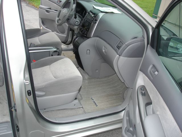 2010 Toyota Sienna SXT Ext Cab