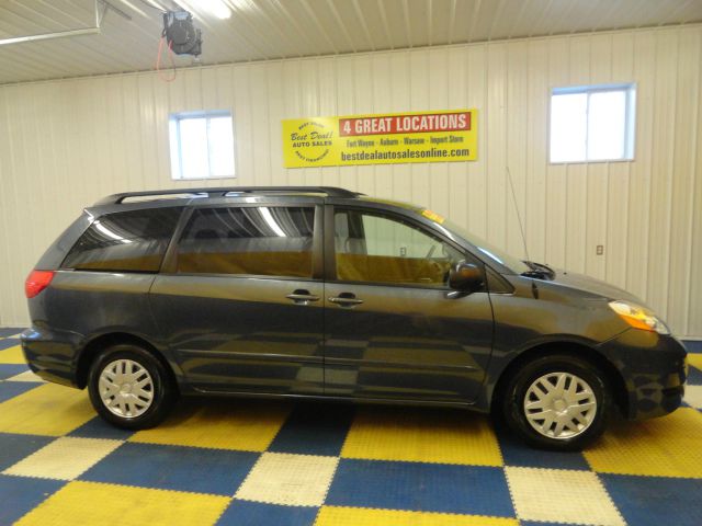 2010 Toyota Sienna SE Stow-n-go Power Seat