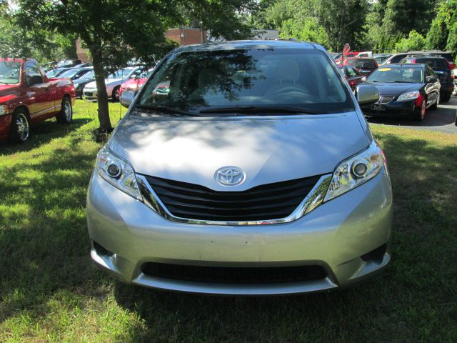 2011 Toyota Sienna 4dr Wgn Auto Grand Touring