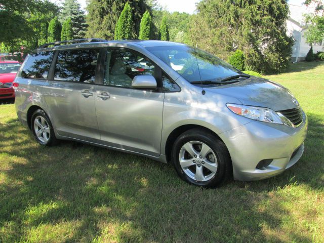 2011 Toyota Sienna 4dr Wgn Auto Grand Touring