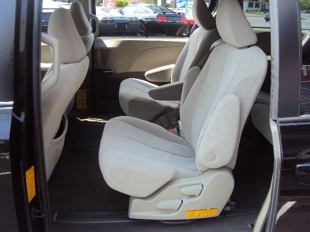 2011 Toyota Sienna 4dr Wgn Auto Grand Touring