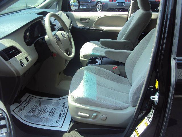 2011 Toyota Sienna 4dr Wgn Auto Grand Touring