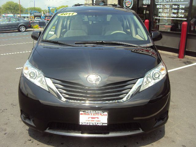 2011 Toyota Sienna 4dr Wgn Auto Grand Touring