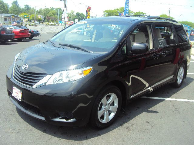 2011 Toyota Sienna 4dr Wgn Auto Grand Touring