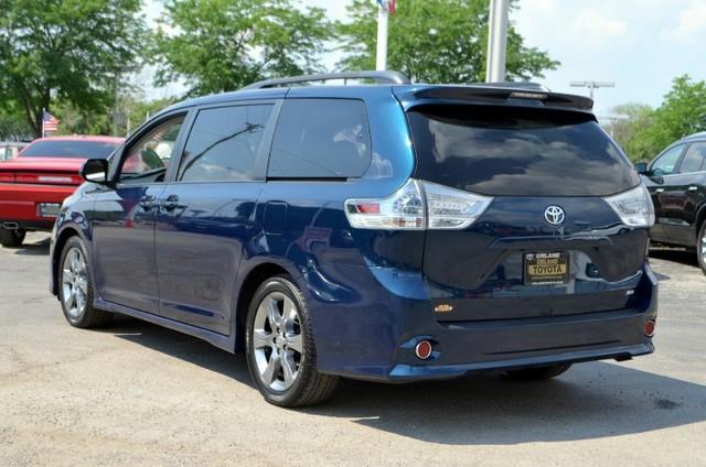 2011 Toyota Sienna LE 4X4 Leather DVD Sunroof