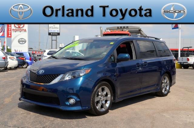 2011 Toyota Sienna LE 4X4 Leather DVD Sunroof