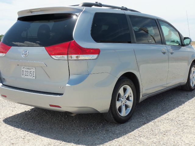 2011 Toyota Sienna 4dr Wgn Auto Grand Touring