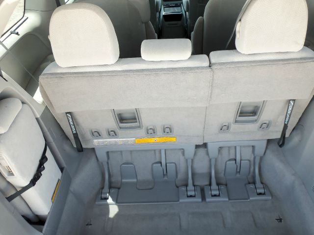 2011 Toyota Sienna 4dr Wgn Auto Grand Touring