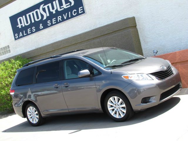 2011 Toyota Sienna S Sport PLUS