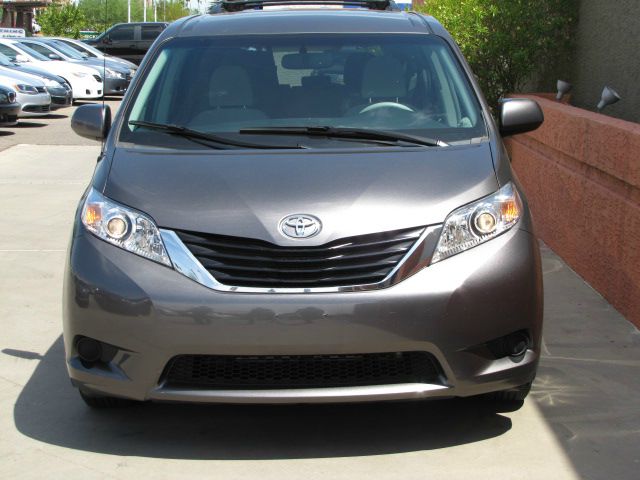 2011 Toyota Sienna S Sport PLUS