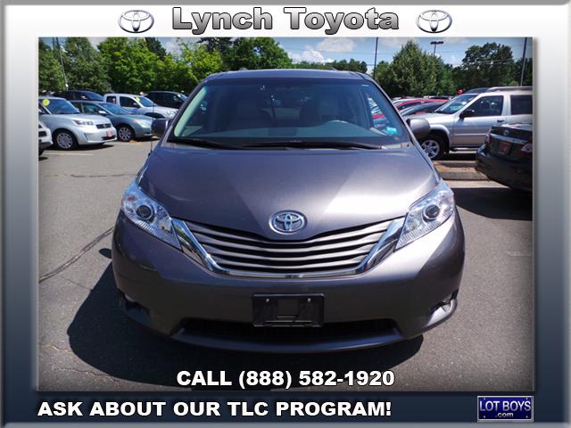 2011 Toyota Sienna SEL Sport Utility 4D