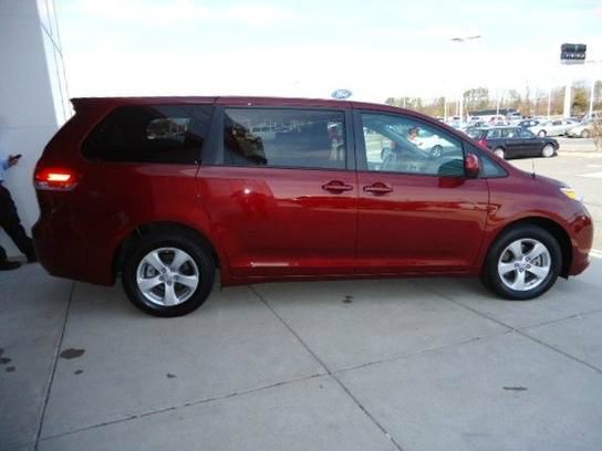 2011 Toyota Sienna Base