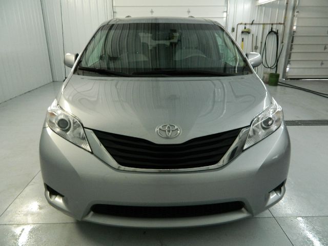 2011 Toyota Sienna 4dr Wgn Auto Grand Touring