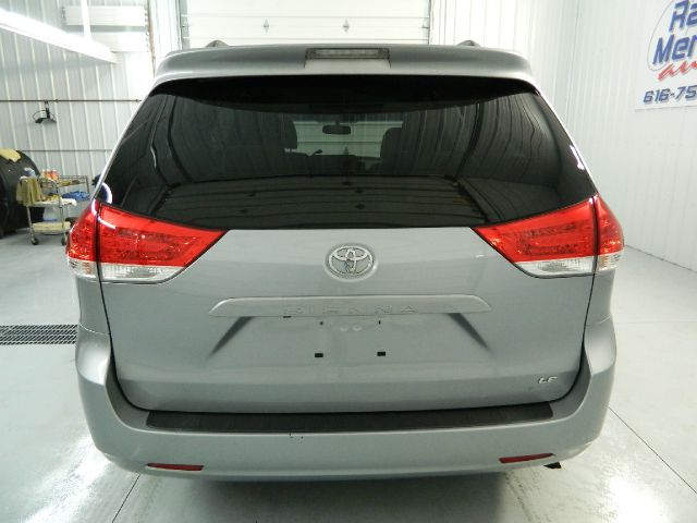 2011 Toyota Sienna 4dr Wgn Auto Grand Touring