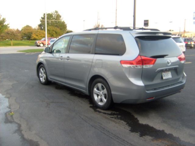 2011 Toyota Sienna SLE --z71 Pkg