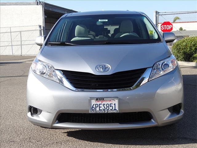 2011 Toyota Sienna SLE --z71 Pkg