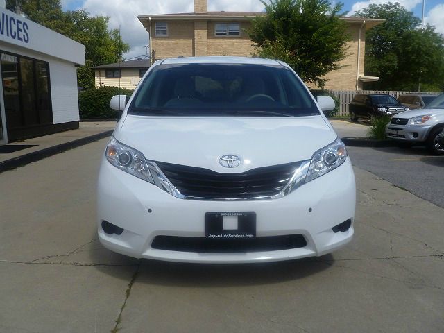 2011 Toyota Sienna S Sport PLUS