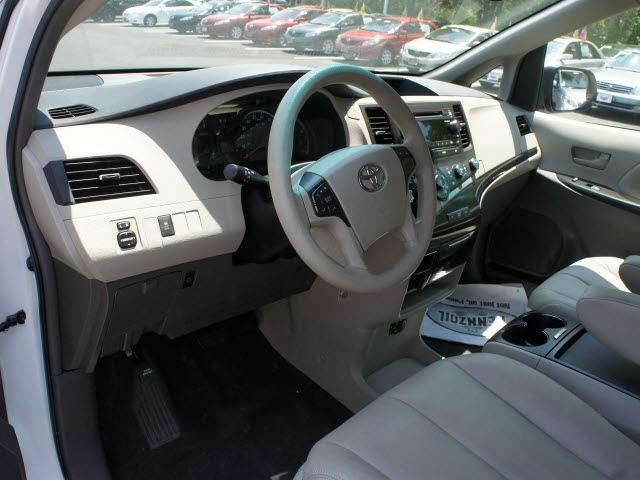 2011 Toyota Sienna X Limited W/nav