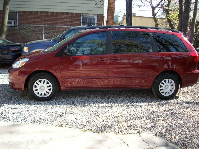 2011 Toyota Sienna LE 1.8