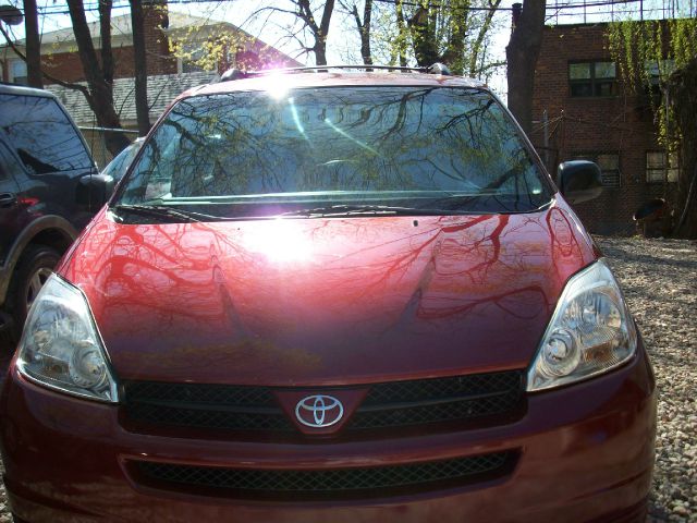 2011 Toyota Sienna LE 1.8