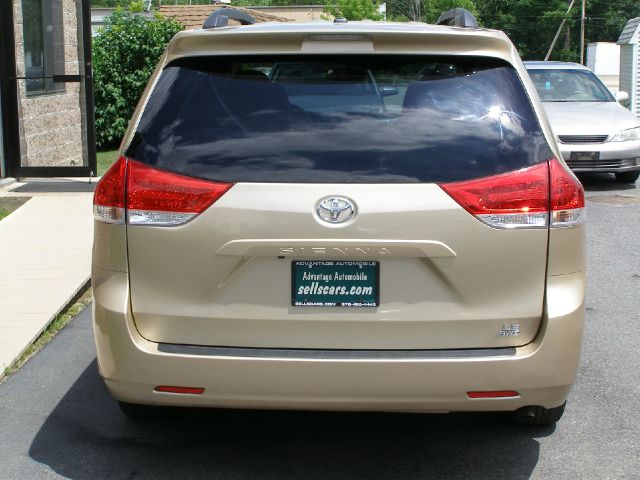 2011 Toyota Sienna S Sport PLUS