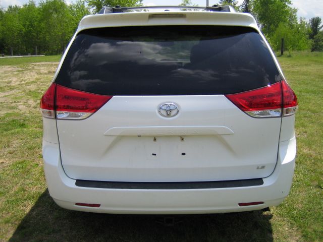 2011 Toyota Sienna 4dr Wgn Auto Grand Touring