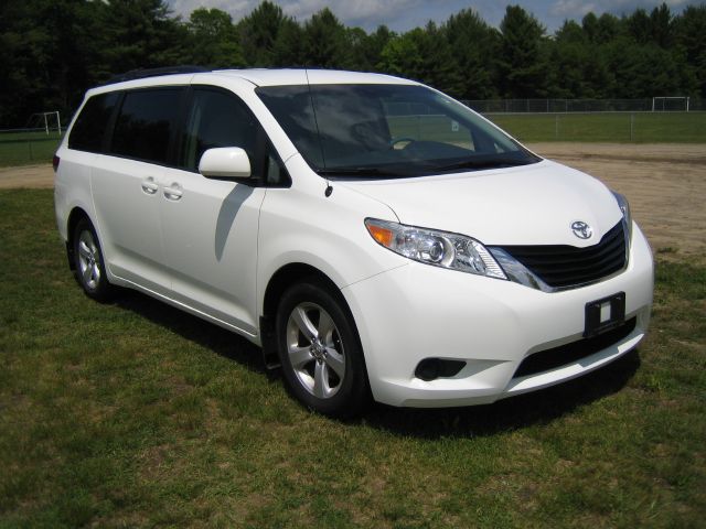 2011 Toyota Sienna 4dr Wgn Auto Grand Touring