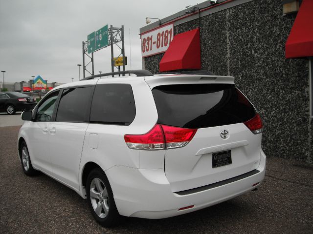 2012 Toyota Sienna Avalanche Z-71 4x4