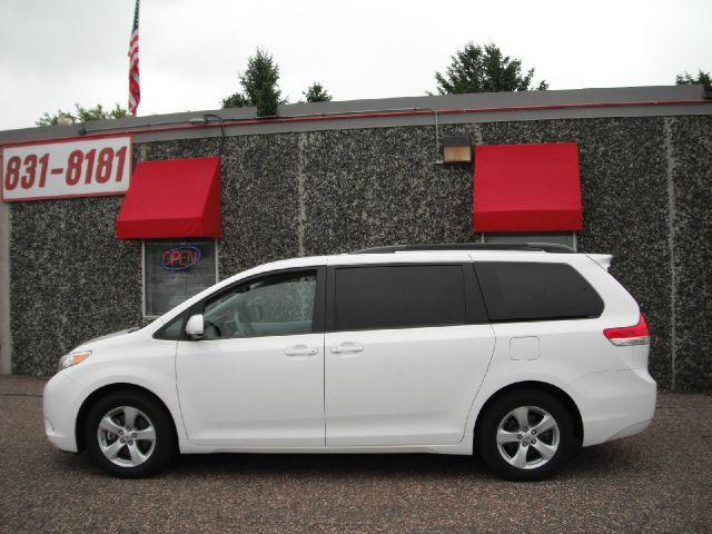 2012 Toyota Sienna Avalanche Z-71 4x4