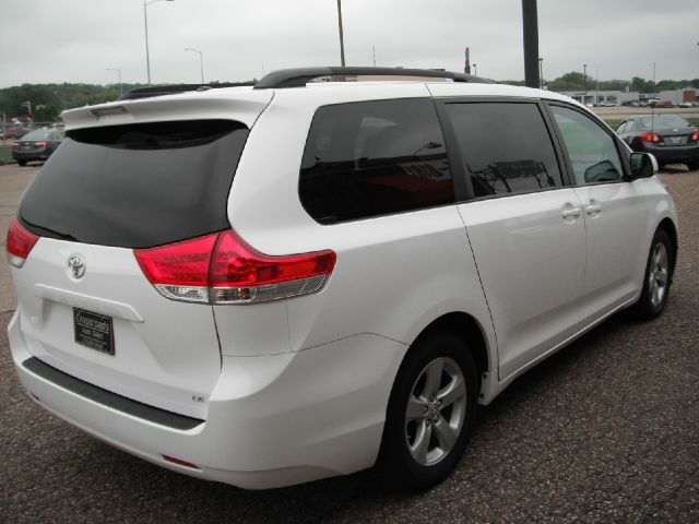 2012 Toyota Sienna Avalanche Z-71 4x4