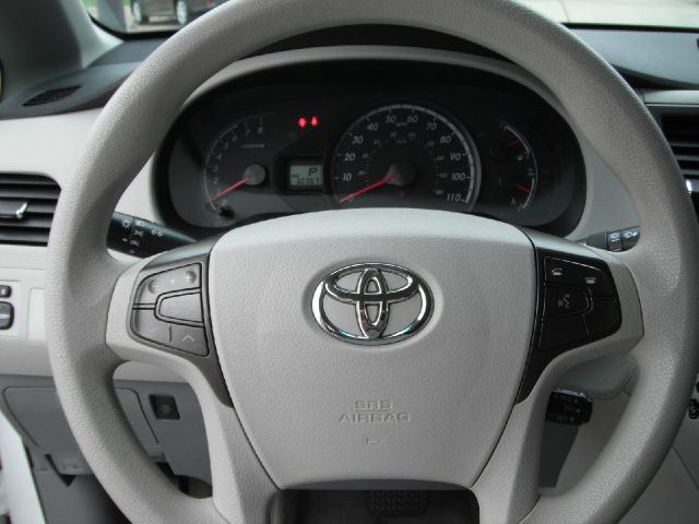 2012 Toyota Sienna Avalanche Z-71 4x4