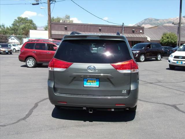 2012 Toyota Sienna SLE --z71 Pkg