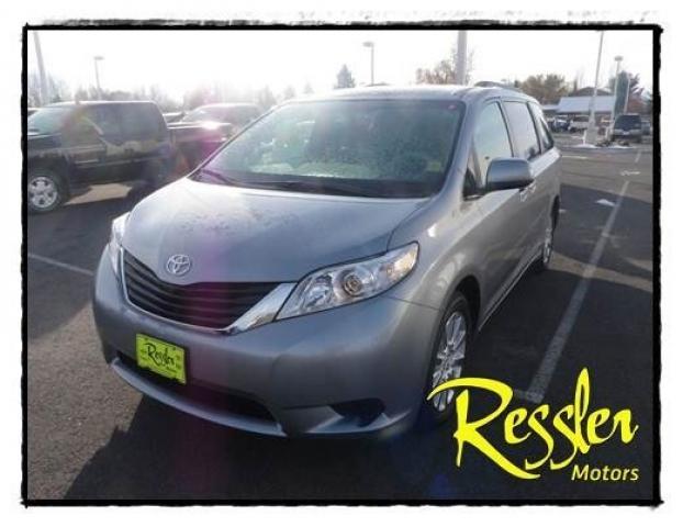 2012 Toyota Sienna X